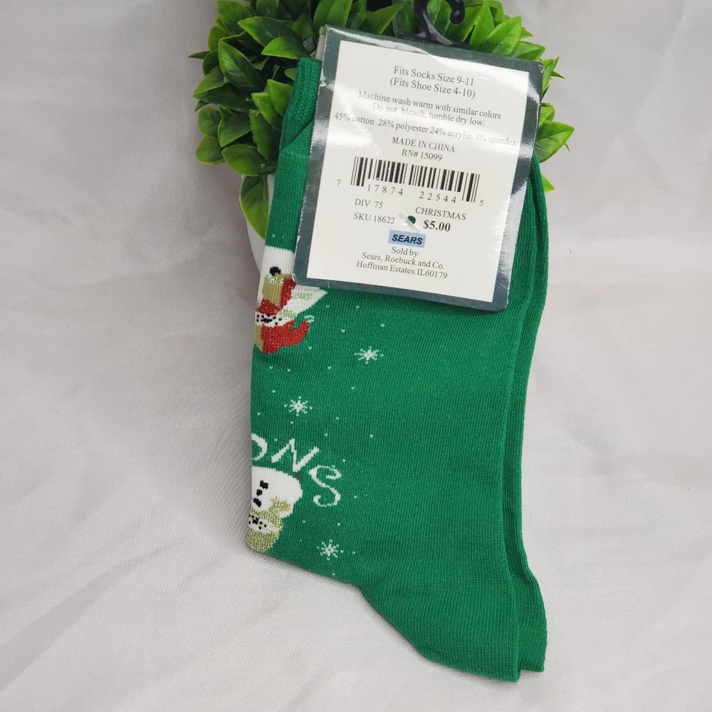 ◇ Novelty Snowman Christmas Socks Let it Snow Green and White Size 9-11